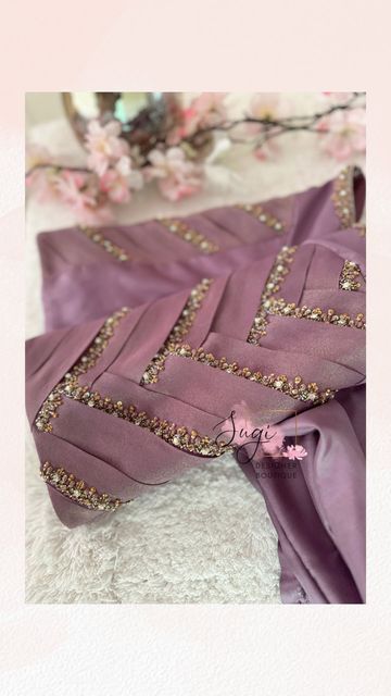 Aari Work For Sleeves, Saree Blouse Hand Work, Sleeves Design For Dresses, Latest Back Neck Designs For Blouse, Blouse Embroidery Designs Simple, Sleeve Aari Work Design, Blouse Hand Embroidery Designs, Blouse Simple Designs, Hand Designs For Blouses