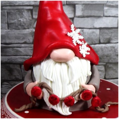 MetDaan Cakes - Who wouldn't love a Gnome cake 😍 | Facebook Gnome Christmas Cake, Gonk Cake, Gnome Cake Ideas, Gnome Cakes, Gnome Cake, Metdaan Cakes, Clay Gnomes, Božićni Ukrasi, Advent Calendar Diy