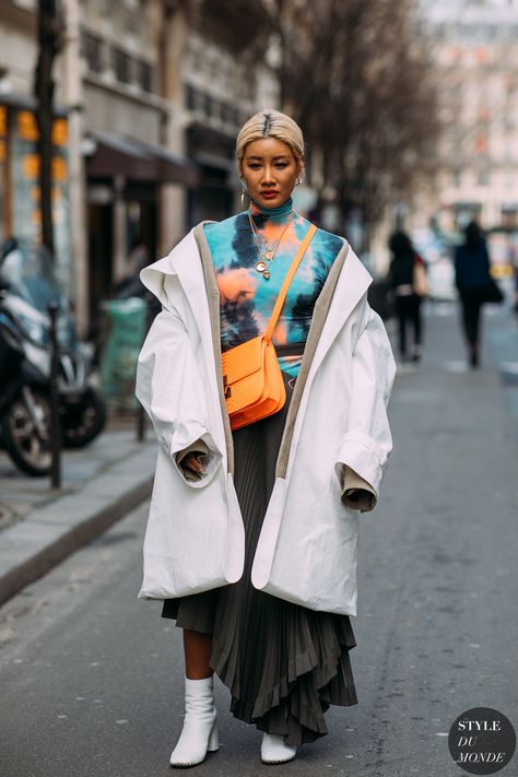 Yoon Ahn Style, Yoon Ambush Style, Trendy Winter Streetwear Skirt, Korean Street Fashion Skirt, Pleated Skirts Street Style, Korean Street Fashion Women Skirts, Plaid Skirt Street Style, Yoon Ahn, Street Style Fashion Photography