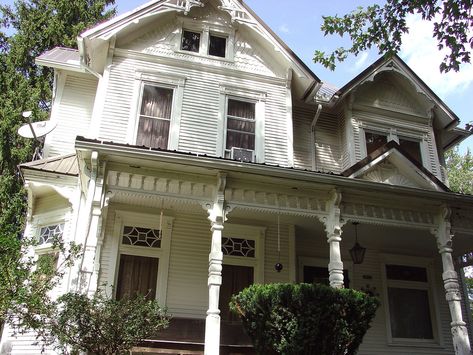 1880's Eastlake-Queen Anne House Galion Ohio | Houses this o… | Flickr Gingerbread Wedding, Victorian Home Ideas, Painted Lady House, Queen Anne House, Ohio House, Victorian Exterior, Model House Plan, Victorian House, Exterior Trim