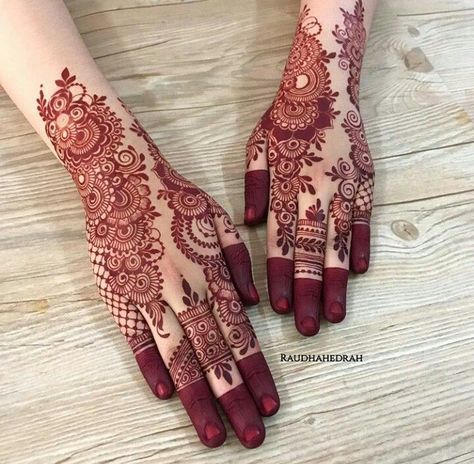 Weeding Mehandi Design, Pakistani Mahendi Design Hand, Henna Wedding Maroon, Earthly Wedding, Hena Pengantin, Inai Design, Small Mehndi, Henna Pengantin, Pakistani Henna