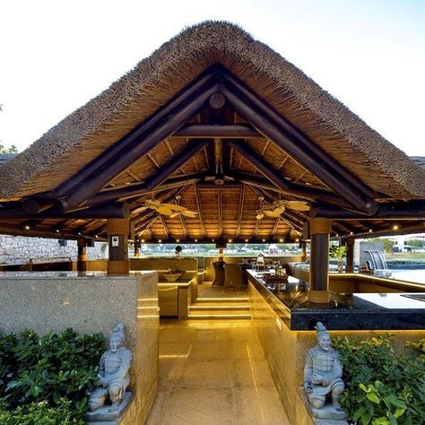 Thatched Gazebo, Bar Deco, Green Backyard, Bamboo House Design, African House, Thatched House, Outdoor Kitchen Bars, Tropical Architecture, Spice Up Your Life