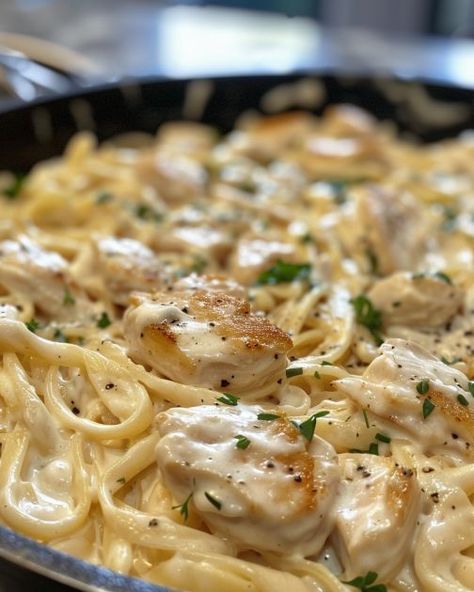 My husband lights up with joy when he sees this dish. Eating Light Recipes, Easy Stovetop Dinner Recipes, Chicken Casserole Dinners, Chicken Fettuccine, Grilled Cheese Recipes, Pasta Dinners, Pasta Dinner Recipes, Chicken Main Dishes, Chicken Dishes Recipes