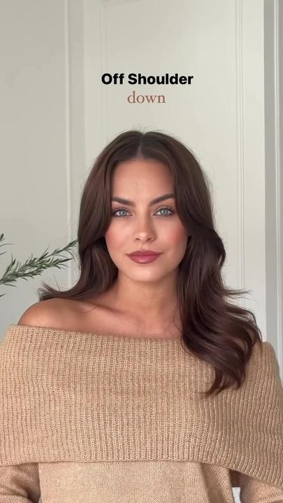 Lara Rúnarsson on TikTok Hair Guide For Dresses Neckline, Neckline Guide, Sweater Hacks, Hair Stayl, Chignon Bun, Hair Guide, Hair Styler, Dress Hairstyles, Head Hair