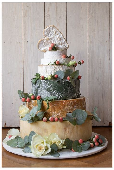 Cheese Tier Cake, Savoury Wedding Cake, Brie Tiered Cake, Wedding Cheese Tower, Cheese Tower Wedding Cake, Cheese Wedding Cake Ideas, Wedd Cakes, Non Traditional Wedding Cakes, Cheese Table Wedding