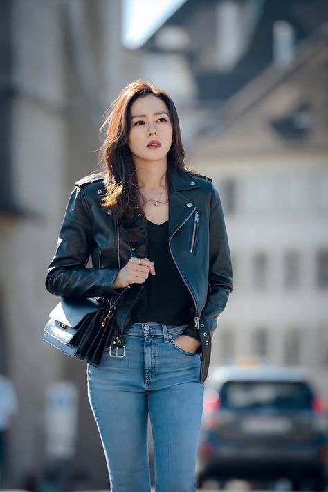 Son Ye Jin, Leather Jacket Outfits, Korean Fashion Trends, Fashion Attire, Korean Actresses, Korean Celebrities, 가을 패션, Airport Outfit, Kpop Fashion