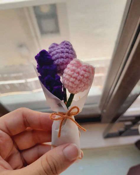 Mini bouquet 💐 ✨️ Pkr 350 Crochet mini bouqet tulips lavender #crochetbouqet #tulips #lavender #minibouqet Tulips Lavender, Mini Bouquet, Crochet Bouquet, Stolen Heart, Tulip Bouquet, Custom Crochet, Crochet Art, Crochet Gifts, Handmade Shop