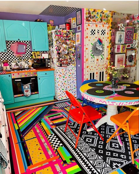 Maximalist Kitchen Decor, Bright Maximalist Decor, Funky Kitchen Decor, Maximalist Furniture, Groovy Kitchen, Eccentric Kitchen, Maximalist Kitchen, Quirky Kitchen Decor, Funky Kitchen