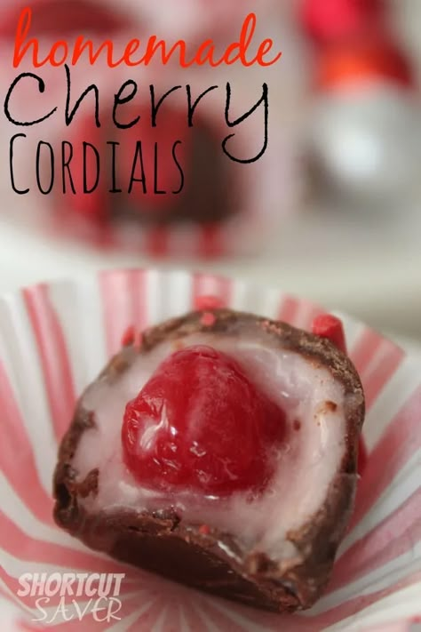 Chocolate Covered Cherries Recipe, Cordial Recipe, Cherry Cordial, Chocolate Candy Recipes, Cherry Desserts, Chocolate Covered Cherries, Candy Recipes Homemade, Christmas Candy Recipes, Cherry Candy