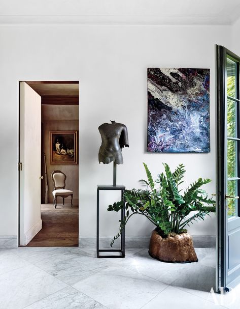 . Axel Vervoordt, Japanese Home Design, Timeless Interiors, French Doors Interior, Minimalism Interior, Plant Mom, Architectural Digest, Beautiful Space, Art Display