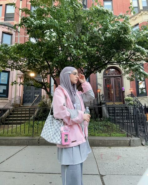 pink and grey anyone ?? 🩶🩷 εїз #hijabi #ootd #🪷 Pink Outfit Hijab, Pink Grey Outfit, Hijabi Ootd, Grey Hijab, Grey Trousers, Outfit Hijab, Grey Outfit, Ootd Hijab, Pink Outfit