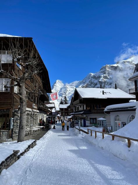 #travel #flight #plane #visit #worldwide #blogger #travelblogger #France #Europe #abroad #studentabroad #student #world #amazing #places Swiss Alps Aesthetic Winter, Swiss Alps Winter, Italy Winter, Skiing Aesthetic, Snow Aesthetic, Mountain Vibes, Travel Flight, Europe 2024, Snow Trip