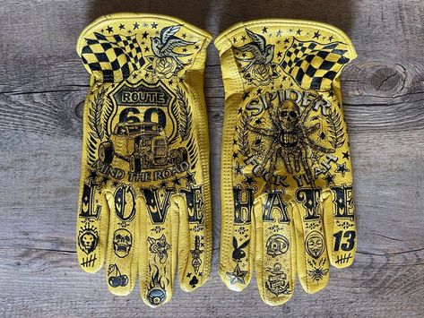 Leather Gloves Drawing, Kinco Glove Art, Mitten Art, Gloves Drawing, Old School Motorcycles, Flip Ideas, Leather Work Gloves, Cool Motorcycle Helmets, Motorcycle Tattoos