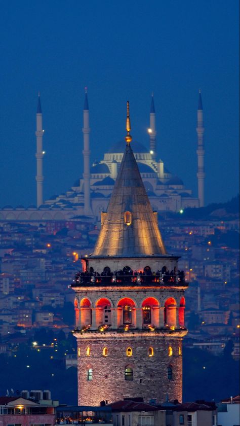 Istanbul Wallpaper, Istanbul Pictures, Art Deco City, Turkey Places, Istanbul Turkey Photography, Turkey Photography, Istanbul Photography, Istanbul City, City Decor