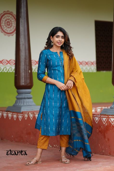 Cotton Silk Kurti Designs, Kurti With Contrast Dupatta, Ikkat Dresses Designs, Silk Dress Pattern, Ikkat Pattern, Mom And Daughter Dresses, Office Wear Kurtis, Block Print Dresses, Ikkat Dupatta