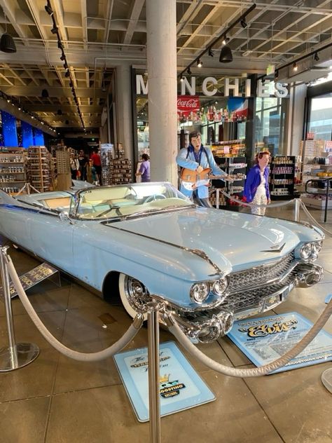 VINTAGE CARS Vintage Pastel Cadillac, Retro Cars Aesthetic, Cadillac Aesthetic, Sky Blue Car, Vintage Hollywood Aesthetic, Venice Los Angeles, Vintage Cadillac, Sky Lover, La Aesthetic