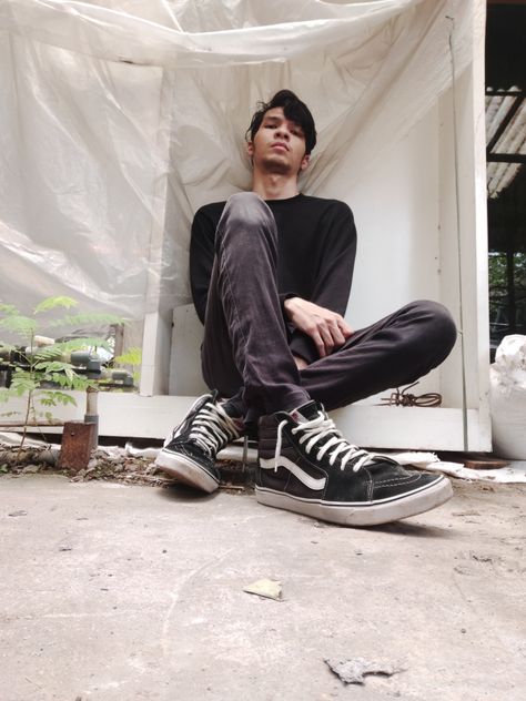 All black outfit for men idea, i wear black sweatshirt, black skinny pants, and vans sk8 hi black white. #black #vans All Black Outfit For Men, Black Outfit For Men, Vans Sk8 Hi Outfit, Sk8 Hi Outfit, Vans Sk8 Hi Black, Outfit For Men, Black Vans, Vans Sk8 Hi, Black Sweatshirt