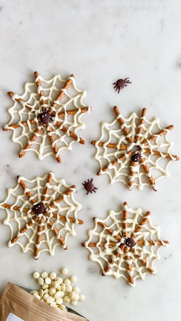 Pretzel Spider Webs, Halloween Themed Appetizers, Fun Halloween Food, Easy Halloween Food, Powder Sugar, Halloween Treats Easy, Christmas Wreaths Diy Easy, Butter Milk, Halloween Appetizers