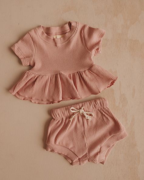 Luxury Baby Clothes, Toddler Wearing, Kids Dress Patterns, Baby Clothes Patterns, Easy Trendy Outfits, Simple Trendy Outfits, Kids Outfits Girls