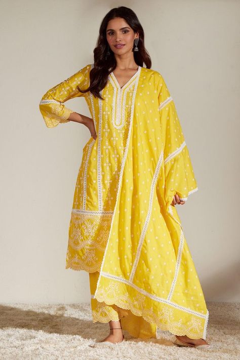 Latest Dress Patterns, Running Embroidery, Indian Closet, Cotton Churidar, Jain Recipes, Long Blouse Designs, Yellow Kurta, Character Wardrobe, Traditional Attires