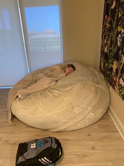 Bean Bags Bedroom, Bean Bag Room, Bean Bag Aesthetic, Ashley Core, Giant Bean Bag Chair, Baby Playroom, Computer Gaming Room, Easy Diy Room Decor, Dream Apartment Decor