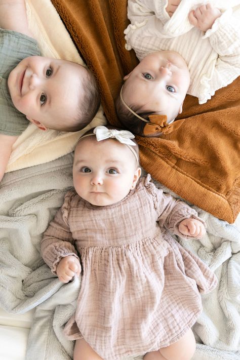 Twin Baby Girls Newborns, Triplets Babies Newborns, Cute Twin Babies, Triplets Photography, Multiple Baby, Three Babies, Multiples Baby, Triplet Babies