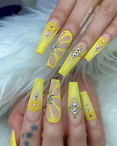 Yellow Nails Rhinestones, Yellow Rhinestone Nails, Yellow Bling Nails, Extravagant Nails, Nails Rhinestones, Flare Nails, Nails Design With Rhinestones, Yellow Nails, Bling Nails