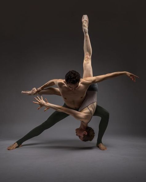 Partner Dance Photography, Partner Dance Poses, Partner Photoshoot, Gesture Poses, Dancer Legs, Dancing Poses, Stand User, Acro Dance, Dance Photography Poses