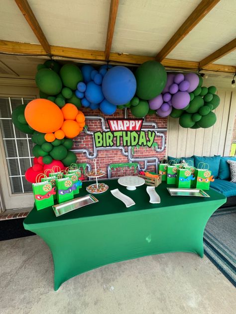 Ninja Turtles Birthday Party Backdrop, Tmnt 3rd Birthday, Ninja Turtles Balloon Garland, Ninja Turtles 3rd Birthday Party Ideas, Ninja Turtles First Birthday, Ninja Turtle Decorations Party, Ninja Turtle Party Snacks, Tmnt Decoration Ideas, Ninja Turtle Themed Birthday Party