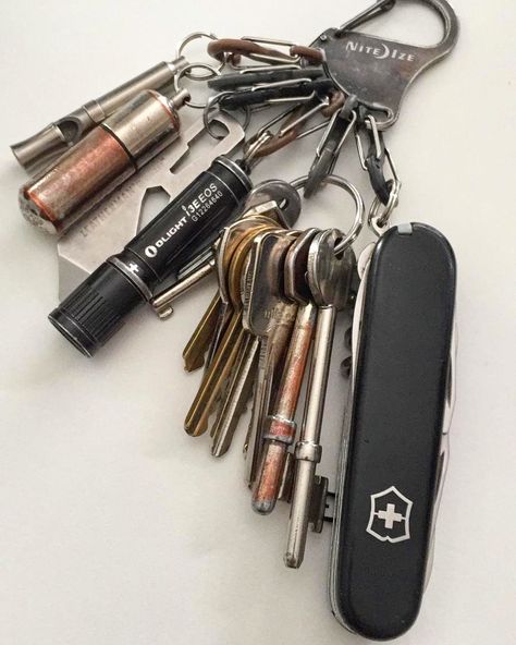 Lighter Keychain, Primitive Skills, Edc Keychain, Lighter Fluid, Edc Tools, Edc Gear, Everyday Carry, Camping Gear, Bushcraft