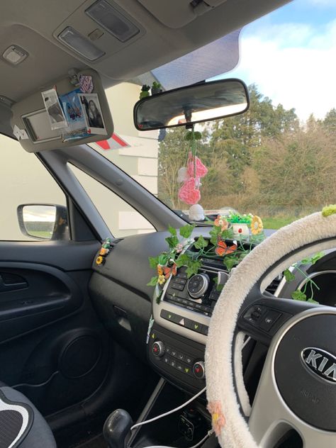 Kia Soul Interior Ideas, Fall Car Decor, Crochet Cars, Cars Decor, Coquette Crochet, Car Interior Diy, Hippie Car, Film Journal, Car Care Tips