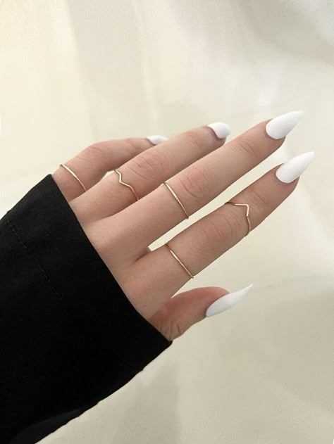 Minimal Rings Minimalist Jewelry, Hand Jewelry Rings, Gold Finger Rings, Bff Gifts Diy, Expensive Jewelry Luxury, Minimal Ring, Prom Jewelry, Girly Accessories, Minimal Jewelry