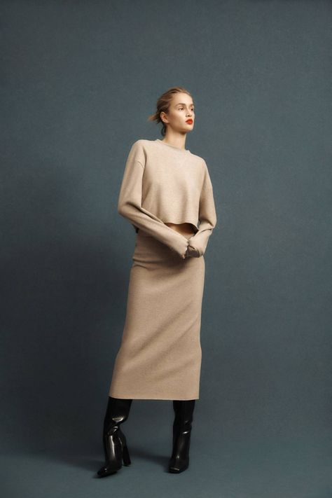 I Avoid These 7 Things at Zara, But Always Buy These 7 | Who What Wear Blazer Rose, Knotted Skirt, Zara Midi Skirt, Soft Skirt, Checked Skirt, Skirt Winter, Printed Pleated Skirt, Skirts Midi High Waisted, Zara Skirts