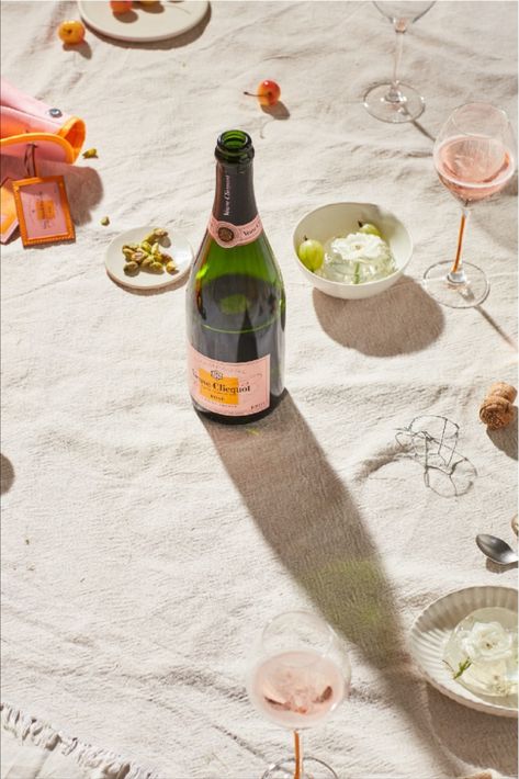 Champagne Campaign, White Studio Background, Champagne Brands, Doll Beauty, Champagne Cocktails, Best Champagne, Champagne Region, Restaurant Photos, Rose Champagne