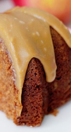 Applesauce Spice Cake, Chocolate Chip Bundt Cake, Buttermilk Pound Cake, Pumpkin Treats, Spice Cake Recipes, Cooking Stuff, Applesauce Cake, Beer Cake, Spelt Flour