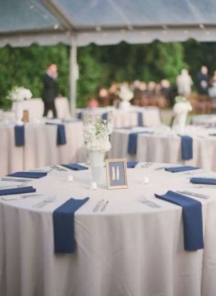 Wedding table settings without plates 60+ Ideas #wedding Wedding Table Round, Wedding Table Napkins, Navy Napkins, Wedding Dinner Table Setting, White Wedding Table Decor, Napkins Wedding Table, Navy And White Wedding, Round Table Settings, Wedding Plate Setting