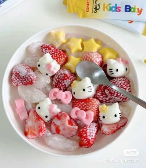 헬로키티 배경화면, Kawaii Cooking, Cute Baking, Hello Kitty Cake, Cute Snacks, Cute Food Art, Think Food, Sweet Snacks Recipes, Hello Kitty Items