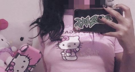 Hello Kitty Y2k, Kitty Clothes, Charmmy Kitty, Hello Kitty Clothes, Hello Kitty Aesthetic, Trashy Y2k, 2000s Fashion Outfits, Pink Girly Things, Hello Kitty Pictures