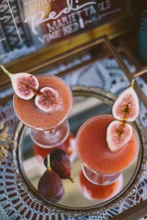 10 Fancy Fig Cocktails for Fall | Brit + Co Cocktails For Fall, Honey Cocktail, Summer Vodka Cocktails, Aphrodisiac Foods, Fig Newtons, Tacoma Wedding, Fall Cocktails Recipes, Vodka Cocktails Recipes, Fig Recipes