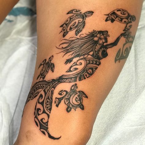 Custom freehand tattoo Hawaiian Polynesian Tattoo, Hawaiian Tattoo Sleeve, Carribean Tattoo For Women, Hawaiian Tattoo Ideas, Polynesian Flower Tattoo, Hawaiian Tattoos For Women Meaning, Hawaiian Hip Tattoos Women, Feminine Polynesian Tattoo, Large Leg Tattoos For Women