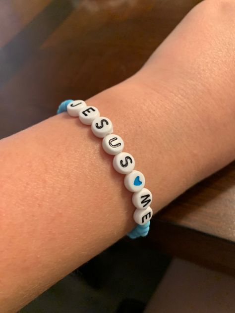 Christian Bead Bracelets Diy, Christian Pony Bead Bracelets, Christian Letter Bracelets, Jesus Beaded Bracelet, Beaded Bracelets Jesus, Church Gifts Ideas, Wwjd Bracelet, Bible Verse Bracelet, Homemade Bracelets