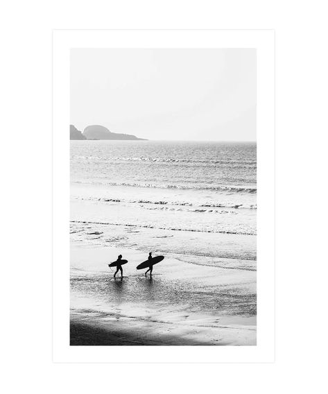 PRICES MAY VARY. Black & White Surfer photograph print. This Surfing beach Photograph print provides a modern but vintage feel to surf life. Works well within gallery walls with other beach themed designs. *Frame not included. Includes a clean white passe-partout to beautifully frame the image. Image cropping may slightly vary depending upon poster size.Printed on high quality satin finish #80 cover stock. Every one of our beautiful posters are professionally designed by in-house Designers with Vintage Beach Posters, Summer Room Decor, Surfer Print, Black And White Beach, Surfing Photos, Waves Beach, Beach Posters, Beach Wall Decor, Beach Surf