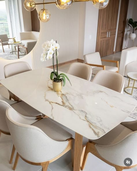 Marble Dining Table Decor, White Marble Top Dining Table, Dining Table Aesthetic, Marble Dinning Table, Dining Table Decor Everyday, Beige Dining Room, Dinner Table Ideas, Gold Dining Table, Home Office Furniture Design