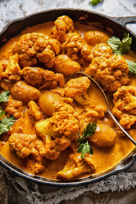 Potato And Cauliflower Curry, Potato Tikka Masala, Vegetable Tikka Masala, Cauliflower Tikka Masala, Cabbage Wedges, Vegetable Masala, Roasted Cabbage Wedges, Perfect Roast Potatoes, Best Vegetable Recipes