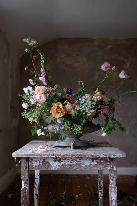 Sustainable Flowers, Creative Flower Arrangements, Bouquet Arrangements, Floral Photography, Beautiful Flower Arrangements, Floral Display, Flower Farm, Arte Floral, English Garden