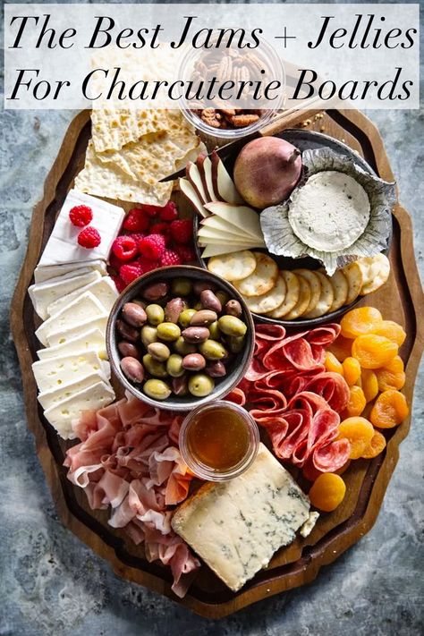 Different Types Of Cheese, Picnic Dinner, Antipasto Platter, Charcuterie Platter, Mood Food, Charcuterie And Cheese Board, Italian Dinner, Types Of Cheese, Party Platters