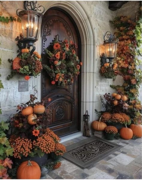 Door Decorations Fall, Fall Front Porch Decor, Fall Door Decorations, Fall Arrangements, Fall Deco, Fall Thanksgiving Decor, Autumn Decorating, Fall Outdoor Decor, Fall Wedding Decorations