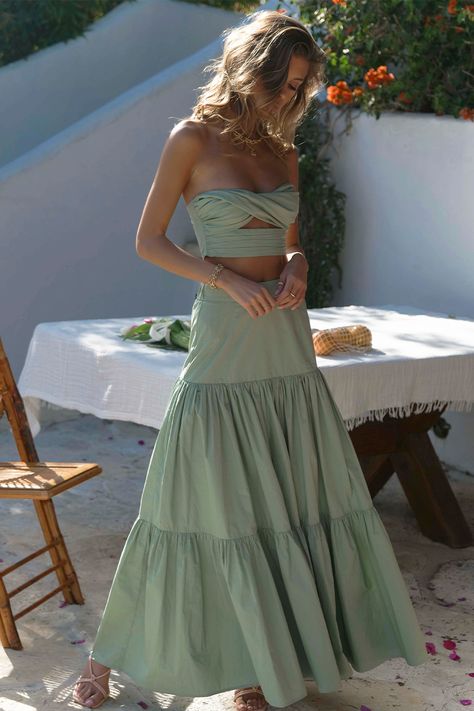 Hoop Skirt, Ibiza Fashion, Party Look, Maxi Skirts, Party Looks, White Skirts, Fashion Inspo Outfits, Double Layer