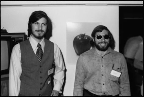 Steve Jobs Photo, Bill Gates Steve Jobs, Apple Birthday, Ronald Wayne, Steve Jobs Quotes, Steve Wozniak, Apple Ii, Apple Computer, Sign Company