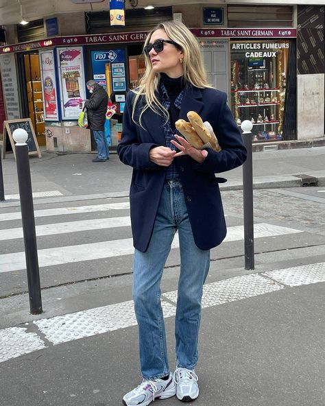 Fitted Blazer Outfit, Denim Blazer Outfit, Oversize Blazer Outfit, Style Mood Board, Chic Blazer Outfit, Oversized Blazer Outfit, Blue Blazer Outfit, Black Denim Midi Skirt, Black Blazer Style